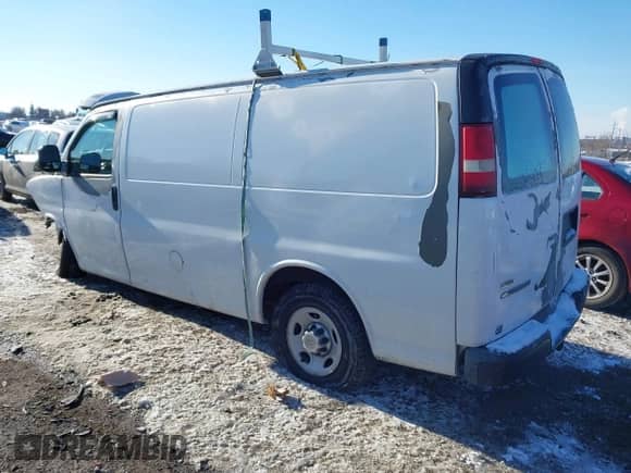 2010 Chevrolet Express Cargo z VIN 1GCZGFBAXA1163309, wystawiony jako IAAI lot #41390011 z przebiegiem Nie podano mil oraz . Historia ofert i sprzedaży dostępna na DreamBid. Obrazek 3.