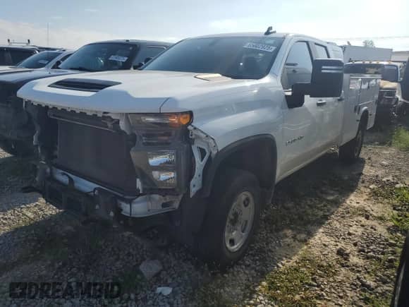 2022 Chevrolet Silverado 2500HD Work Truck с VIN 1GB2WLE75NF142142, выставлен на аукционе Copart как лот 71936825 с пробегом 62 921 миль миль и Списание • Salvage title. История ставок и продаж доступна на DreamBid. Изображение 1.