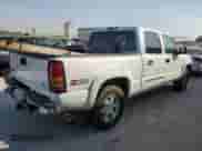2005 GMC Sierra 1500 SLE z VIN 2GTEK13T751149044, wystawiony jako Copart lot #81904825 z przebiegiem Nie podano mil oraz Szkoda całkowita • Salvage title. Historia ofert i sprzedaży dostępna na DreamBid. Obrazek 3.