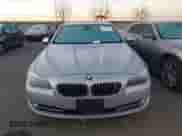 2011 BMW 5 Series 550i z VIN WBAFR9C51BC618129, wystawiony jako IAAI lot #41572833 z przebiegiem 83 136 mil mil oraz . Historia ofert i sprzedaży dostępna na DreamBid. Obrazek 6.
