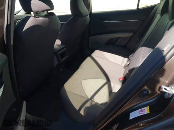 2018 Toyota Camry SE z VIN JTNB11HK7J3008531, wystawiony jako IAAI lot #43292948 z przebiegiem 117 512 mil mil oraz . Historia ofert i sprzedaży dostępna na DreamBid. Obrazek 8.