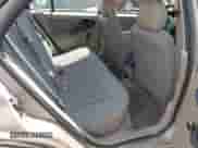 2004 Chevrolet Cavalier z VIN 1G1JC52F947165724, wystawiony jako IAAI lot #42564483 z przebiegiem 84 773 mil mil oraz . Historia ofert i sprzedaży dostępna na DreamBid. Obrazek 8.