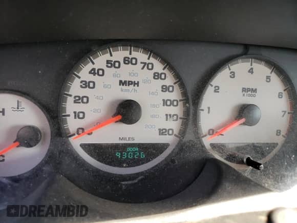 2005 Dodge Neon SXT z VIN 1B3ES56C85D165777, wystawiony jako Copart lot #69057594 z przebiegiem 93 026 mil mil oraz Szkoda całkowita • Salvage title. Historia ofert i sprzedaży dostępna na DreamBid. Obrazek 9.