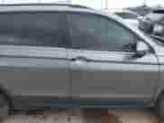 2021 Volkswagen Tiguan S z VIN 3VV0B7AX0MM017433, wystawiony jako IAAI lot #42017125 z przebiegiem 54 624 mil mil oraz . Historia ofert i sprzedaży dostępna na DreamBid. Obrazek 14.