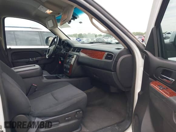 2012 Chevrolet Tahoe LS z VIN 1GNSCAE00CR317167, wystawiony jako IAAI lot #42476151 z przebiegiem 247 595 mil mil oraz . Historia ofert i sprzedaży dostępna na DreamBid. Obrazek 5.