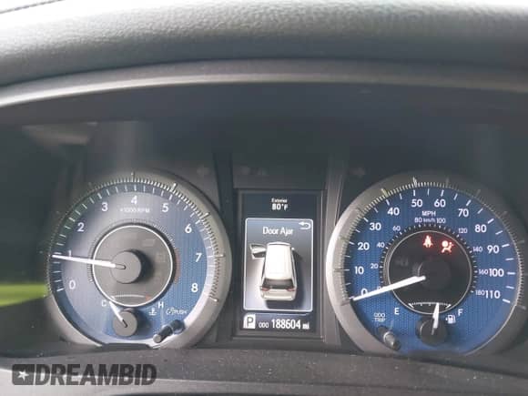 2016 Toyota Sienna XLE with VIN 5TDYK3DCXGS747888, listed as a IAAI auction lot 42941019 with 188,604 mi miles and . Bid and sale history available at DreamBid. Image 7.