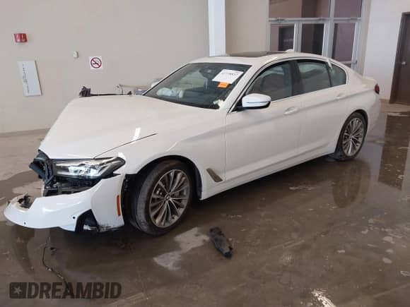 2022 BMW 5 Series 530i xDrive z VIN WBA13BJ05NWX59007, wystawiony jako IAAI lot #41738857 z przebiegiem Nie podano mil oraz . Historia ofert i sprzedaży dostępna na DreamBid. Obrazek 2.