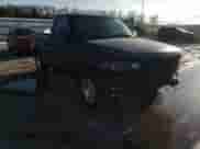 2004 GMC Sierra 1500 SLE z VIN 1GTEC14T24Z291206, wystawiony jako Copart lot #88518315 z przebiegiem 269 107 mil mil oraz Szkoda całkowita • Salvage title. Historia ofert i sprzedaży dostępna na DreamBid. Obrazek 11.