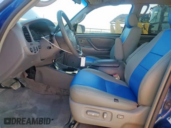 2006 Toyota Tundra Limited z VIN 5TBET38116S553329, wystawiony jako Copart lot #61102705 z przebiegiem 329 741 mil mil oraz Czysty tytuł • Clean title. Historia ofert i sprzedaży dostępna na DreamBid. Obrazek 7.