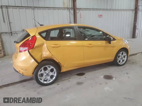 2011 Ford Fiesta SES с VIN 3FADP4FJ6BM223041, выставлен на аукционе Copart как лот 82099025 с пробегом 80 552 миль миль и Списание • Salvage title. История ставок и продаж доступна на DreamBid. Изображение 3.