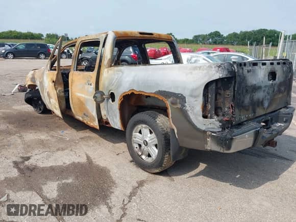 2013 Chevrolet Silverado 1500 LT with VIN 3GCPKSE72DG257575, listed as a IAAI auction lot 42961674 with Not provided miles and . Bid and sale history available at DreamBid. Image 3.