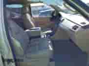 2011 Cadillac Escalade ESV Premium z VIN 1GYS4JEF1BR154922, wystawiony jako IAAI lot #41487239 z przebiegiem 154 979 mil mil oraz . Historia ofert i sprzedaży dostępna na DreamBid. Obrazek 5.