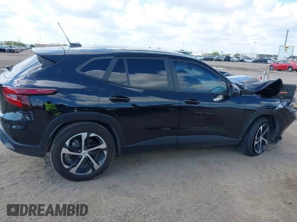 2024 Chevrolet Trax 1RS с VIN KL77LGE24RC031110, выставлен на аукционе IAAI как лот 43196667 с пробегом 45 584 миль миль и . История ставок и продаж доступна на DreamBid. Изображение 13.