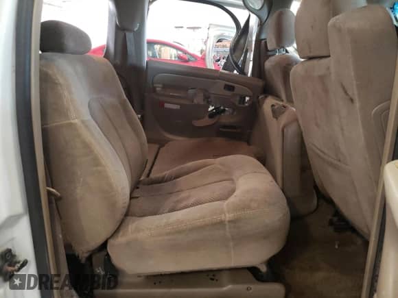 2002 Chevrolet Suburban LS с VIN 1GNFK16Z12J326815, выставлен на аукционе Copart как лот 63348745 с пробегом 296 618 миль миль и Списание • Salvage title. История ставок и продаж доступна на DreamBid. Изображение 11.