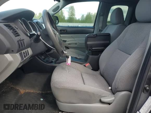 2015 Toyota Tacoma PreRunner with VIN 5TFTX4GN1FX044154, listed as a Copart auction lot 53561005 with 92,502 mi miles and Salvage title. Bid and sale history available at DreamBid. Image 7.