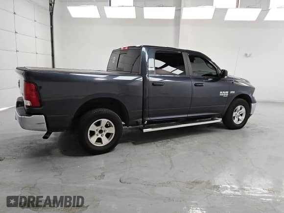 2020 Ram 1500 SLT z VIN 3C6RR7LT9LG156959, wystawiony jako Copart lot #70784065 z przebiegiem 97 684 mil mil oraz Czysty tytuł • Clean title. Historia ofert i sprzedaży dostępna na DreamBid. Obrazek 3.
