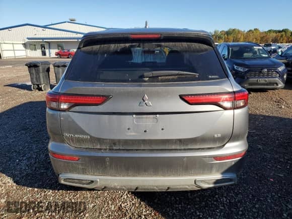2024 Mitsubishi Outlander SE с VIN JA4J4VA88RZ017156, выставлен на аукционе Copart как лот 85308215 с пробегом 47 007 миль миль и Списание • Salvage title. История ставок и продаж доступна на DreamBid. Изображение 6.