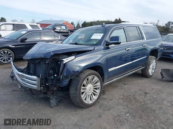2018 Cadillac Escalade ESV Platinum с VIN 1GYS4KKJ9JR177412, выставлен на аукционе IAAI как лот 41587385 с пробегом 101 722 миль миль и . История ставок и продаж доступна на DreamBid. Изображение 18.