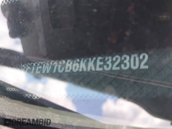 2019 Ford F-150 XL z VIN 1FTEW1CB6KKE32302, wystawiony jako IAAI lot #43473871 z przebiegiem 65 059 mil mil oraz . Historia ofert i sprzedaży dostępna na DreamBid. Obrazek 9.