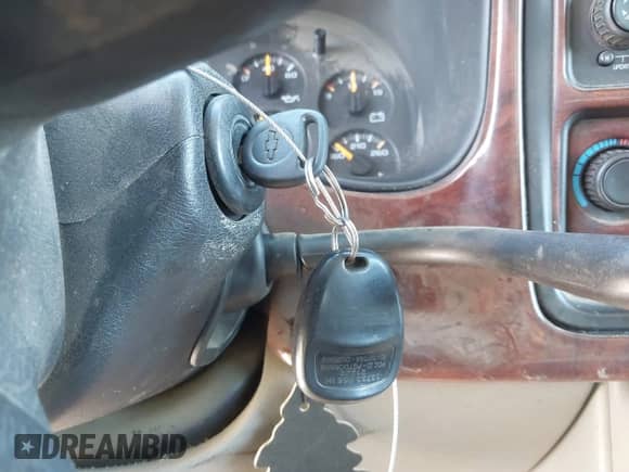 2003 Chevrolet Suburban LS с VIN 3GNEC16Z33G335608, выставлен на аукционе IAAI как лот 42017008 с пробегом 305 673 миль миль и . История ставок и продаж доступна на DreamBid. Изображение 11.