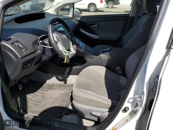 2015 Toyota Prius Three z VIN JTDKN3DU1F0396263, wystawiony jako Copart lot #84042155 z przebiegiem 285 427 mil mil oraz Szkoda całkowita • Salvage title. Historia ofert i sprzedaży dostępna na DreamBid. Obrazek 7.