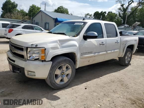 2009 Chevrolet Silverado 1500 LTZ с VIN 3GCEK33339G266158, выставлен на аукционе Copart как лот 63323635 с пробегом 256 933 миль миль и Списание • Salvage title. История ставок и продаж доступна на DreamBid. Изображение 1.