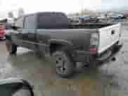 2004 Chevrolet Silverado 2500HD LS z VIN 1GCHC23U84F174650, wystawiony jako Copart lot #80782064 z przebiegiem 189 820 mil mil oraz Szkoda całkowita • Salvage title. Historia ofert i sprzedaży dostępna na DreamBid. Obrazek 2.