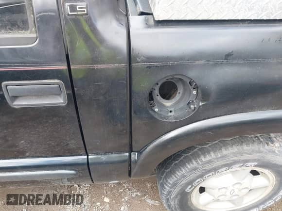 2002 Chevrolet S-10 LS с VIN 1GCDT13W22K183567, выставлен на аукционе IAAI как лот 42087130 с пробегом Не указан миль и . История ставок и продаж доступна на DreamBid. Изображение 12.