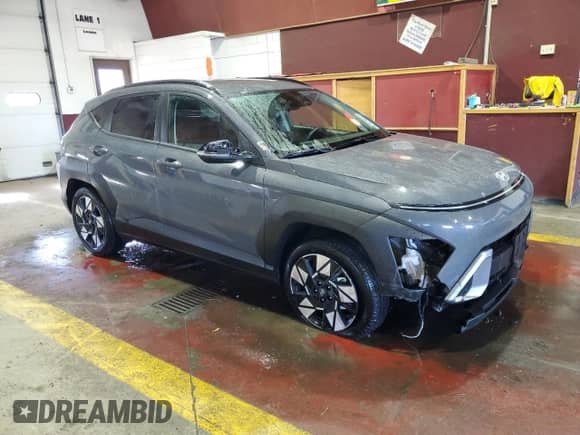 2025 Hyundai Kona SEL с VIN KM8HB3AB4SU321061, выставлен на аукционе Copart как лот 87108655 с пробегом 8 392 миль миль и Списание • Salvage title. История ставок и продаж доступна на DreamBid. Изображение 4.