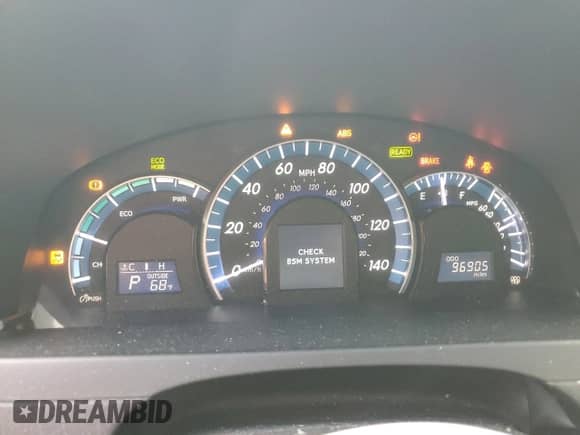 2013 Toyota Camry XLE with VIN 4T1BD1FK3DU089732, listed as a Copart auction lot 82179535 with 96,905 mi miles and Salvage title. Bid and sale history available at DreamBid. Image 9.