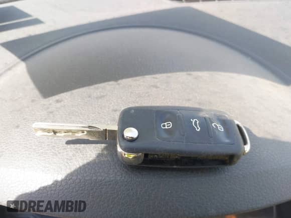 2011 Volkswagen Tiguan S with VIN WVGBV7AX9BW524886, listed as a IAAI auction lot 41828847 with 199,813 mi miles and . Bid and sale history available at DreamBid. Image 11.