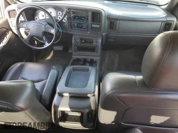 2006 Chevrolet Silverado SS с VIN 2GCEC19N761204227, выставлен на аукционе Copart как лот 78688944 с пробегом 92 400 миль миль и Списание • Salvage title. История ставок и продаж доступна на DreamBid. Изображение 8.