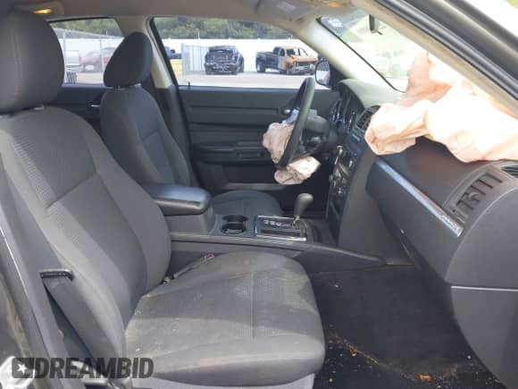 2008 Dodge Charger SXT с VIN 2B3KK43G88H135285, выставлен на аукционе IAAI как лот 42210000 с пробегом 211 174 миль миль и . История ставок и продаж доступна на DreamBid. Изображение 5.