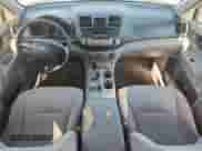 2008 Toyota Highlander z VIN JTEES41A082037477, wystawiony jako Copart lot #90124695 z przebiegiem 229 161 mil mil oraz Czysty tytuł • Clean title. Historia ofert i sprzedaży dostępna na DreamBid. Obrazek 8.