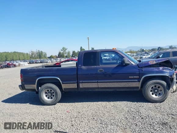1998 Dodge 2500 с VIN 1B7KC2363WJ196210, выставлен на аукционе IAAI как лот 43280325 с пробегом 284 215 миль миль и . История ставок и продаж доступна на DreamBid. Изображение 13.