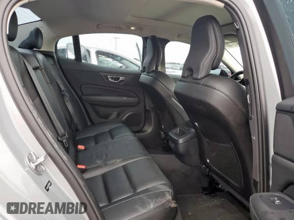 2024 Volvo S60 Plus Dark Theme z VIN 7JRL12FL5RG280544, wystawiony jako Copart lot #59343435 z przebiegiem 44 809 mil mil oraz Szkoda całkowita • Salvage title. Historia ofert i sprzedaży dostępna na DreamBid. Obrazek 10.