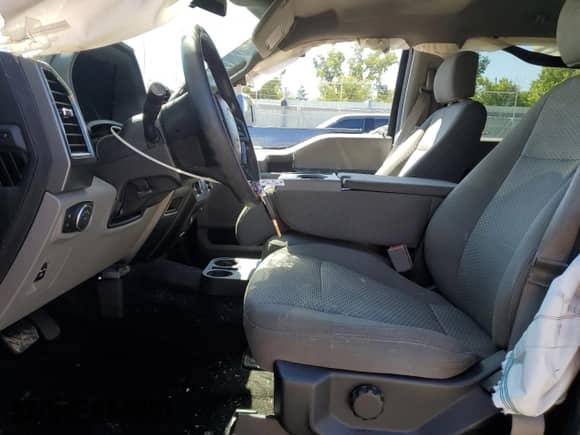 2018 Ford F-150 XL с VIN 1FTEW1C55JFA19546, выставлен на аукционе Copart как лот 72064605 с пробегом 122 616 миль миль и Списание • Salvage title. История ставок и продаж доступна на DreamBid. Изображение 7.