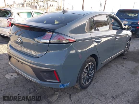 2020 Hyundai Ioniq Limited with VIN KMHC85LJ9LU071908, listed as a IAAI auction lot 41620379 with 63,155 mi miles and . Bid and sale history available at DreamBid. Image 4.