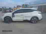 2018 Nissan Murano SV z VIN 5N1AZ2MGXJN109482, wystawiony jako IAAI lot #42325807 z przebiegiem 107 119 mil mil oraz . Historia ofert i sprzedaży dostępna na DreamBid. Obrazek 14.