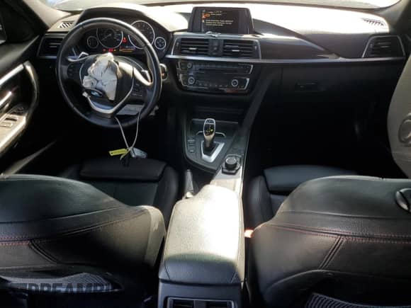 2016 BMW 3 Series 328i z VIN WBA8E9C56GK603403, wystawiony jako Copart lot #70983645 z przebiegiem 100 806 mil mil oraz Szkoda całkowita • Salvage title. Historia ofert i sprzedaży dostępna na DreamBid. Obrazek 8.