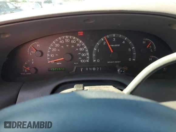 2000 Ford F-150 XL z VIN 1FTRX17W9YKB07034, wystawiony jako Copart lot #89539865 z przebiegiem 192 597 mil mil oraz Czysty tytuł • Clean title. Historia ofert i sprzedaży dostępna na DreamBid. Obrazek 9.