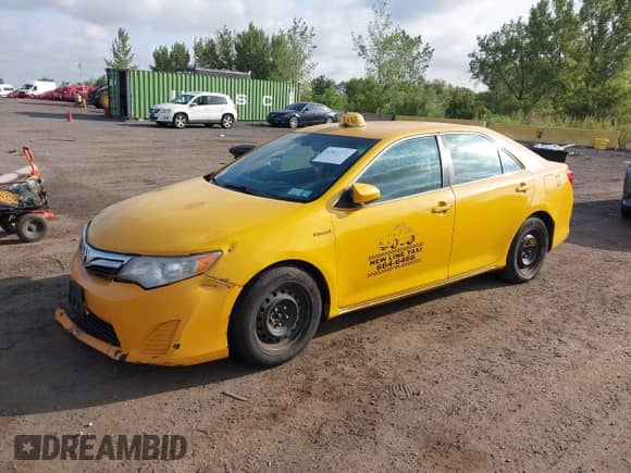 2014 Toyota Camry LE с VIN 4T1BD1FK3EU140714, выставлен на аукционе IAAI как лот 43065775 с пробегом 426 646 миль миль и . История ставок и продаж доступна на DreamBid. Изображение 17.