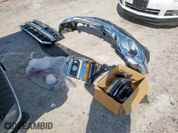 2018 Chevrolet Silverado 1500 LT с VIN 3GCPCREC0JG325466, выставлен на аукционе Copart как лот 84241875 с пробегом 90 639 миль миль и Списание • Salvage title. История ставок и продаж доступна на DreamBid. Изображение 12.