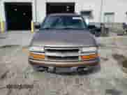 2003 Chevrolet Blazer LS with VIN 1GNDT13X93K149465, listed as a Copart auction lot 85490295 with 249,492 mi miles and Salvage title. Bid and sale history available at DreamBid. Image 5.