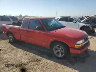 2003 Chevrolet S-10 LS с VIN 1GCCS19HX38257355, выставлен на аукционе Copart как лот 84028535 с пробегом 135 917 миль миль и Списание • Salvage title. История ставок и продаж доступна на DreamBid. Изображение 4.