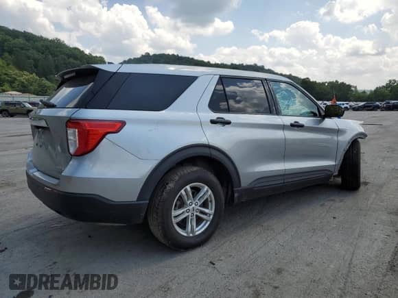 2022 Ford Explorer with VIN 1FMSK8BH4NGB93901, listed as a Copart auction lot 68334485 with Not provided miles and Salvage title. Bid and sale history available at DreamBid. Image 3.