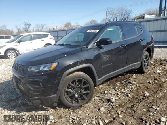 2022 Jeep Compass Altitude с VIN 3C4NJCBB2NT187786, выставлен на аукционе Copart как лот 53027925 с пробегом 45 894 миль миль и Списание • Salvage title. История ставок и продаж доступна на DreamBid. Изображение 1.