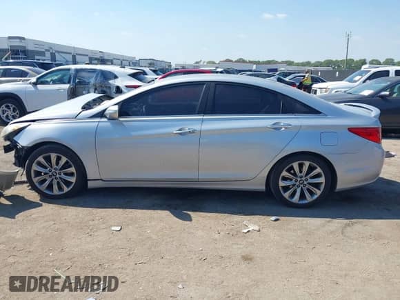 2011 Hyundai Sonata Limited with VIN 5NPEC4AC4BH238520, listed as a IAAI auction lot 43352804 with 228,757 mi miles and . Bid and sale history available at DreamBid. Image 14.