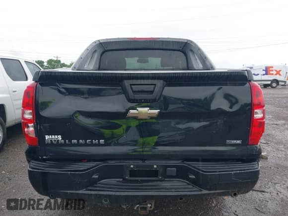 2009 Chevrolet Avalanche 2LT with VIN 3GNEC22099G219724, listed as a IAAI auction lot 42172955 with 213,667 mi miles and . Bid and sale history available at DreamBid. Image 6.