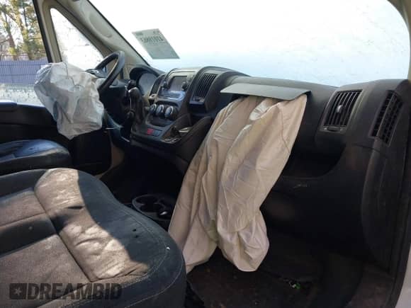 2018 Ram ProMaster Cargo с VIN 3C6TRVCG6JE110222, выставлен на аукционе IAAI как лот 41010863 с пробегом 75 639 миль миль и . История ставок и продаж доступна на DreamBid. Изображение 5.